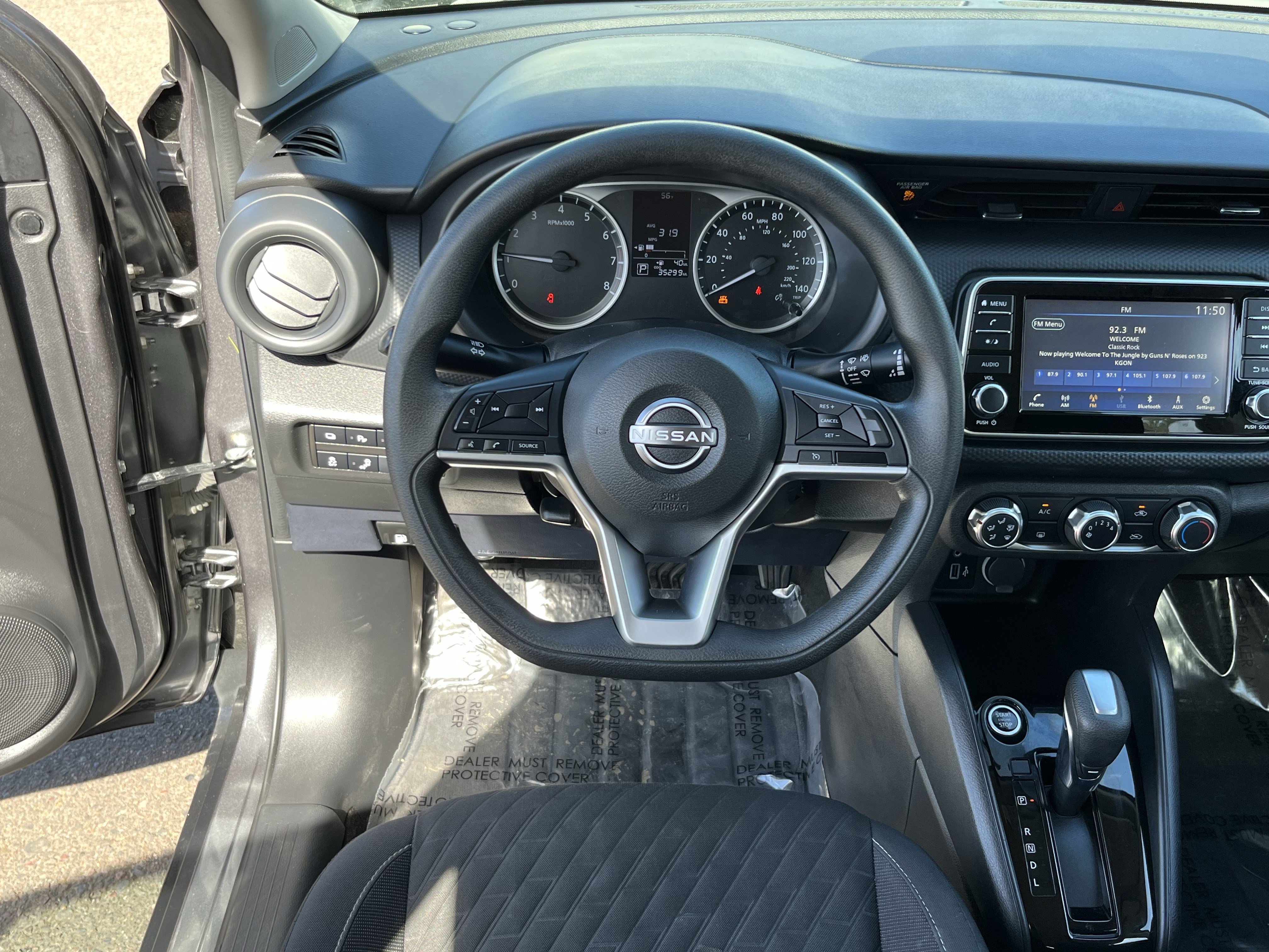Used 2022 Nissan Kicks S image 12