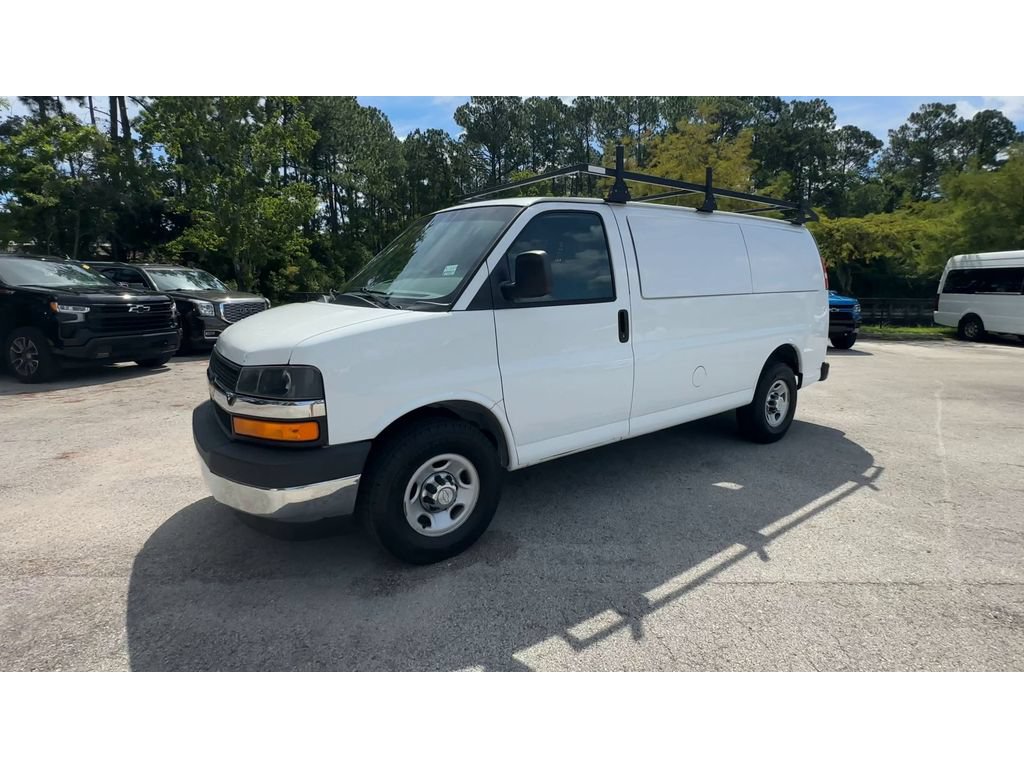 Certified 2017 Chevrolet Express 2500 w/ Express Access Plus Package RWD image 4
