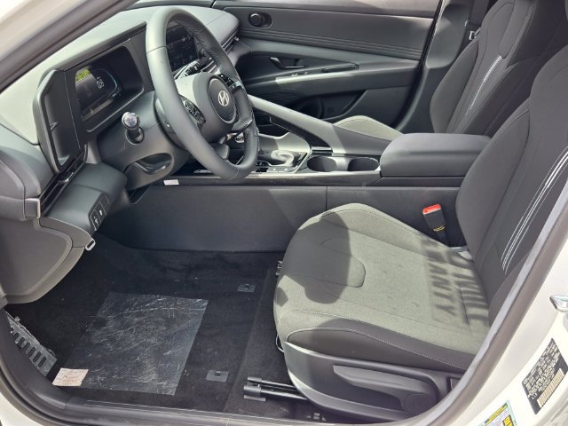 New 2026 Hyundai Elantra SEL Sport Premium FWD image 5