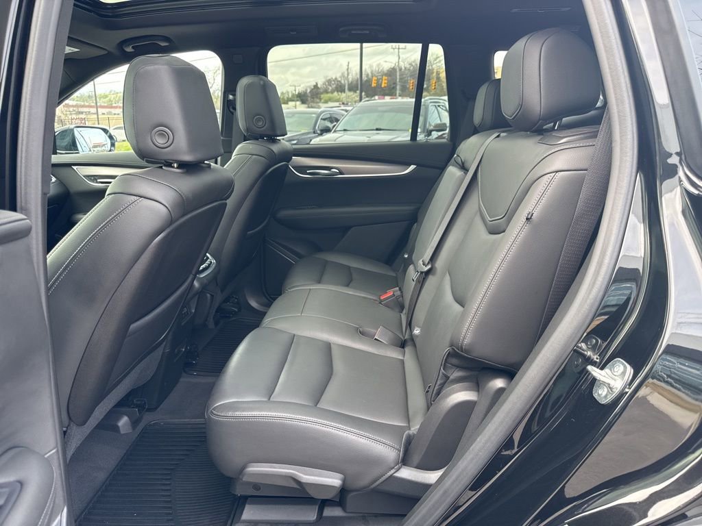 Used 2025 Cadillac XT6 Luxury image 35