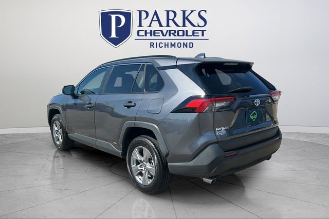 Used 2022 Toyota RAV4 LE image 5