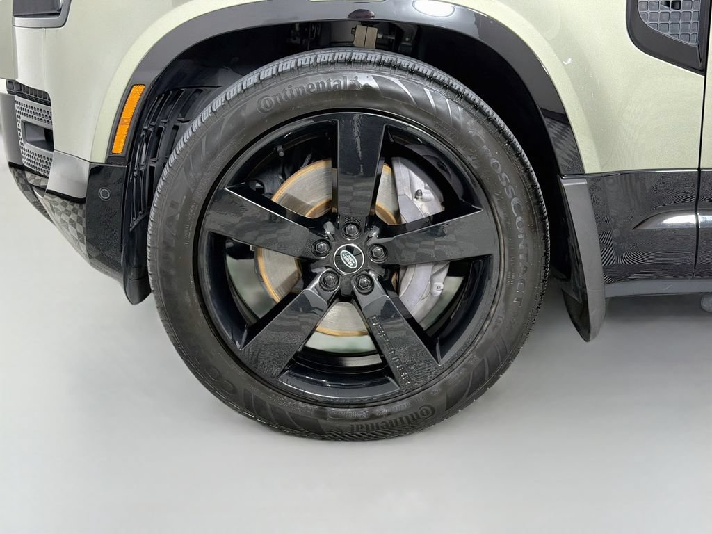 Used 2023 Land Rover Defender 110 X-Dynamic SE AWD/4WD image 33