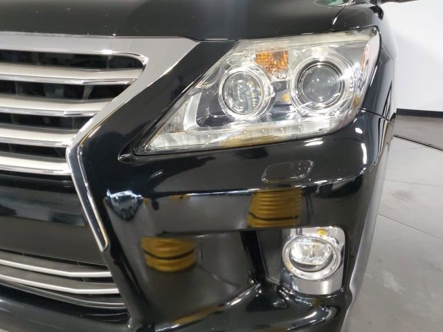 Used 2015 Lexus LX 570 4WD image 29