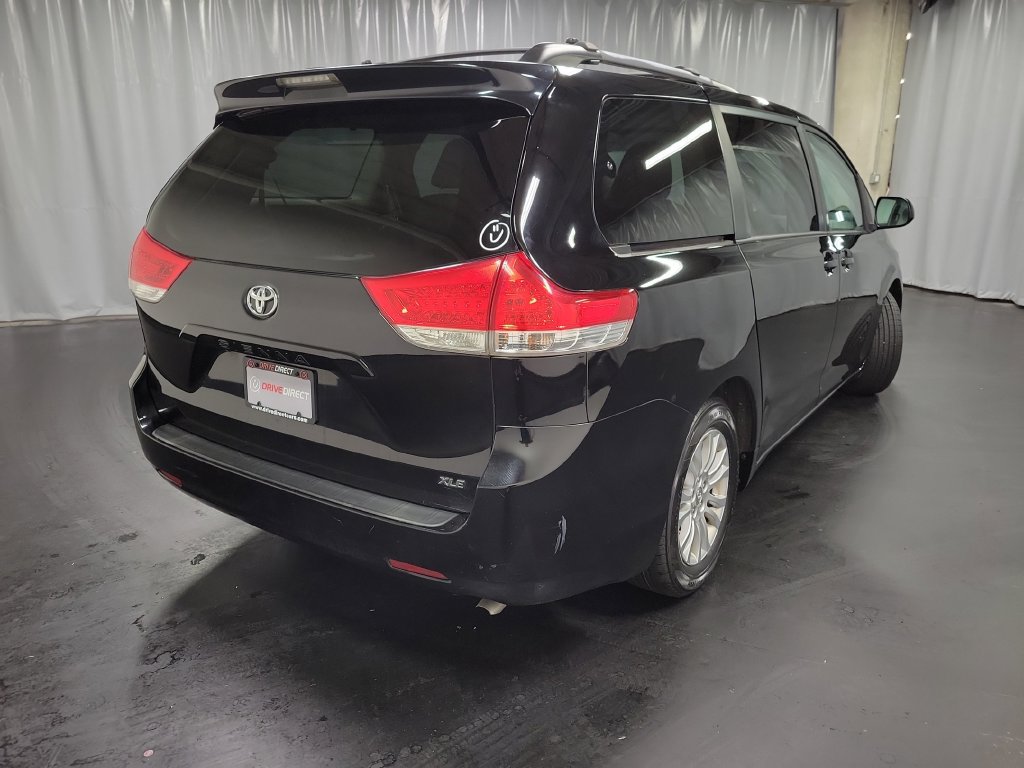 Used 2013 Toyota Sienna XLE FWD image 8