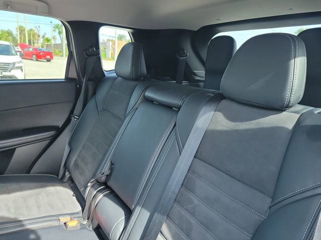 Used 2024 Mitsubishi Outlander SE AWD/4WD image 14