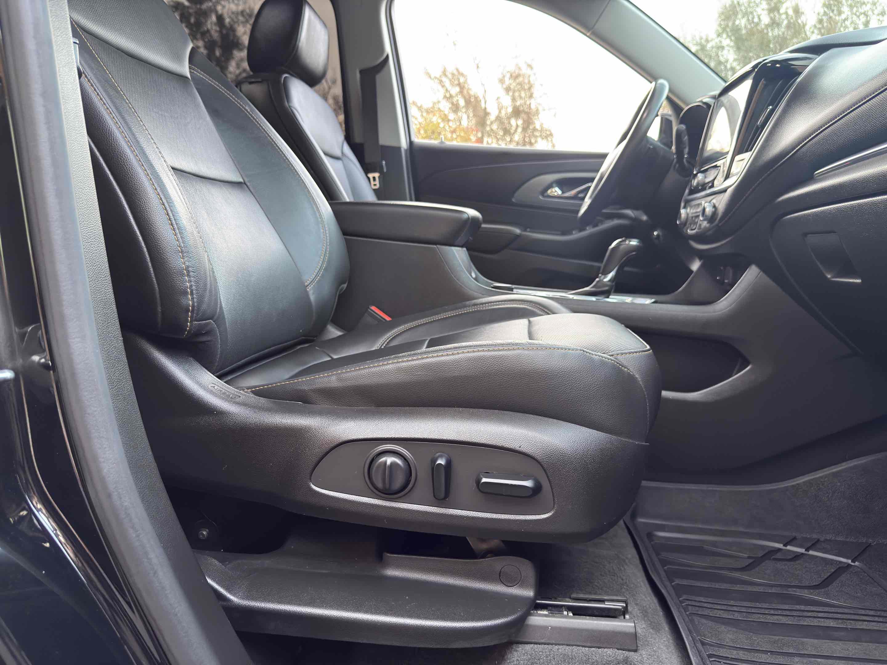 Used 2018 Chevrolet Traverse Premier w/ LPO, Black Accent Package image 51