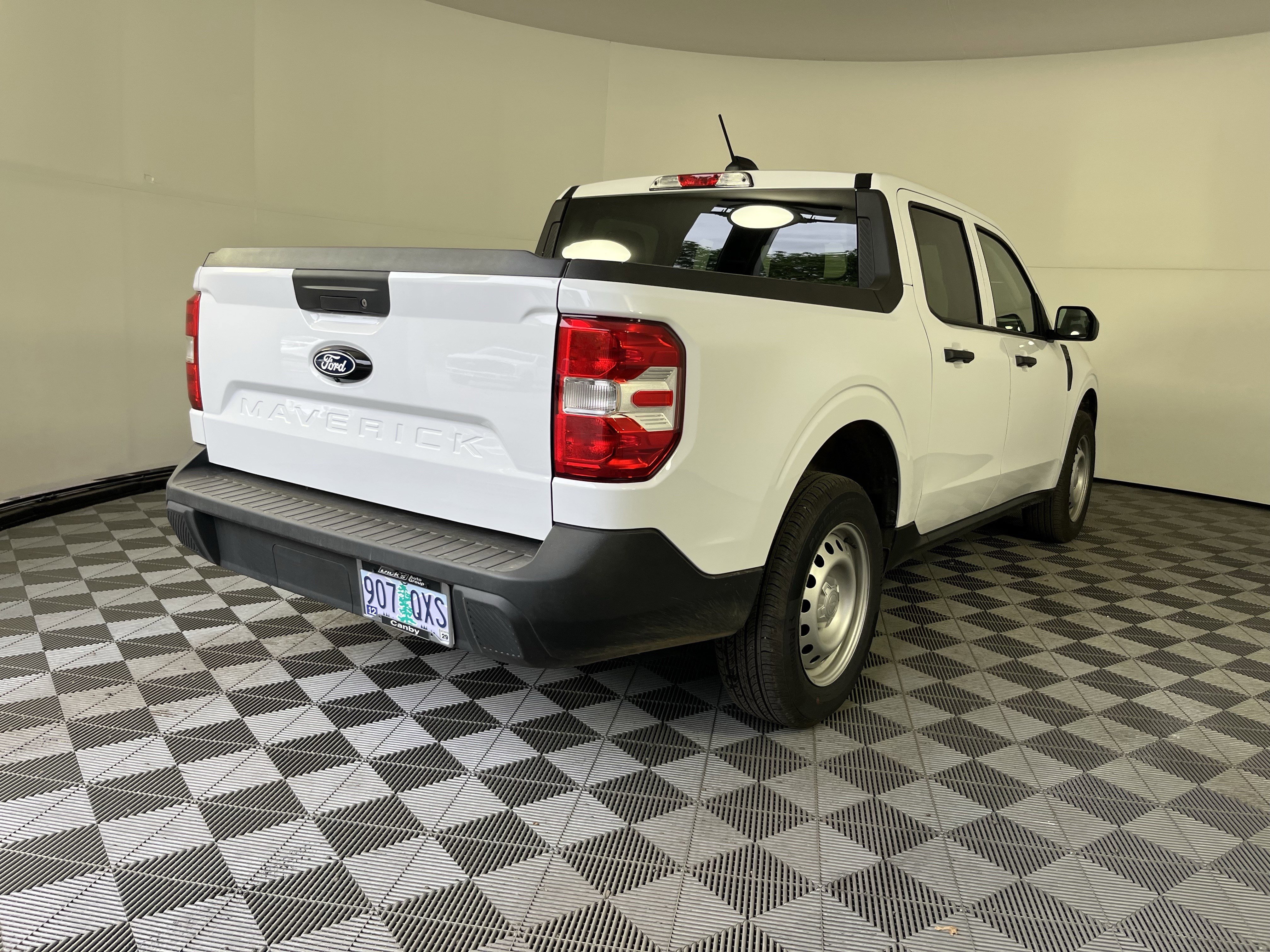 Used 2025 Ford Maverick XL w/ Equipment Group 101A AWD/4WD image 5