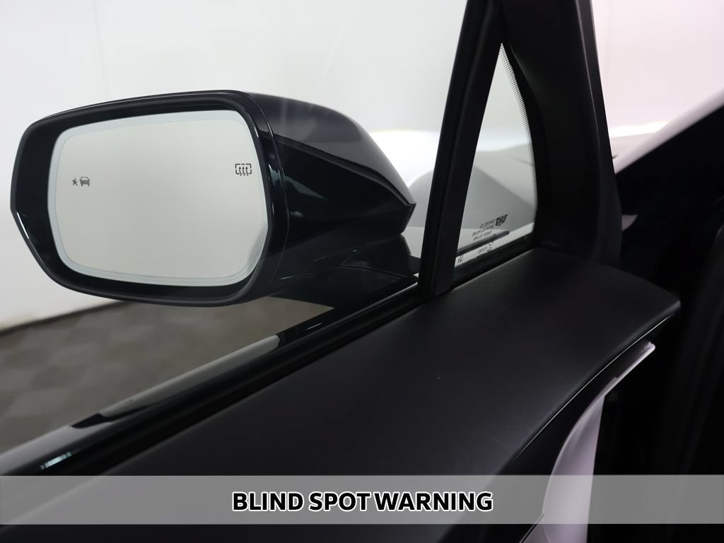 Used 2025 Cadillac Lyriq Luxury RWD image 7