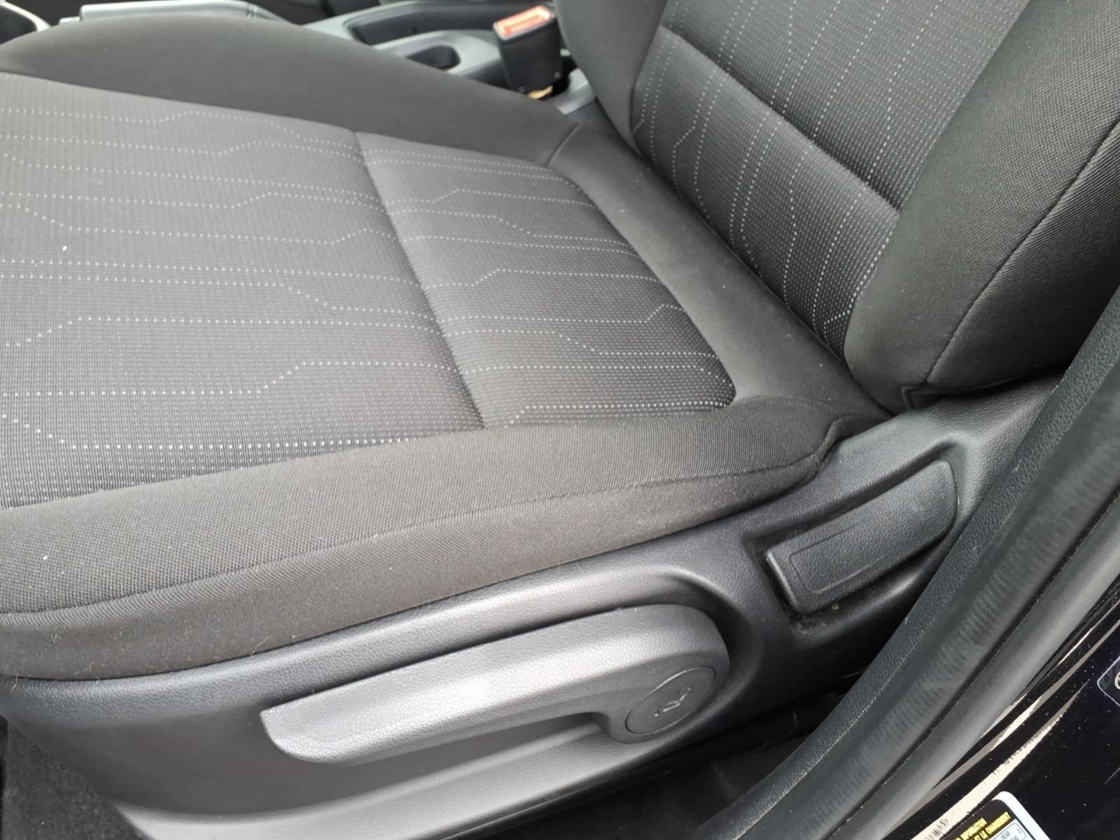 Used 2021 Hyundai Venue SE w/ Cargo Package image 16