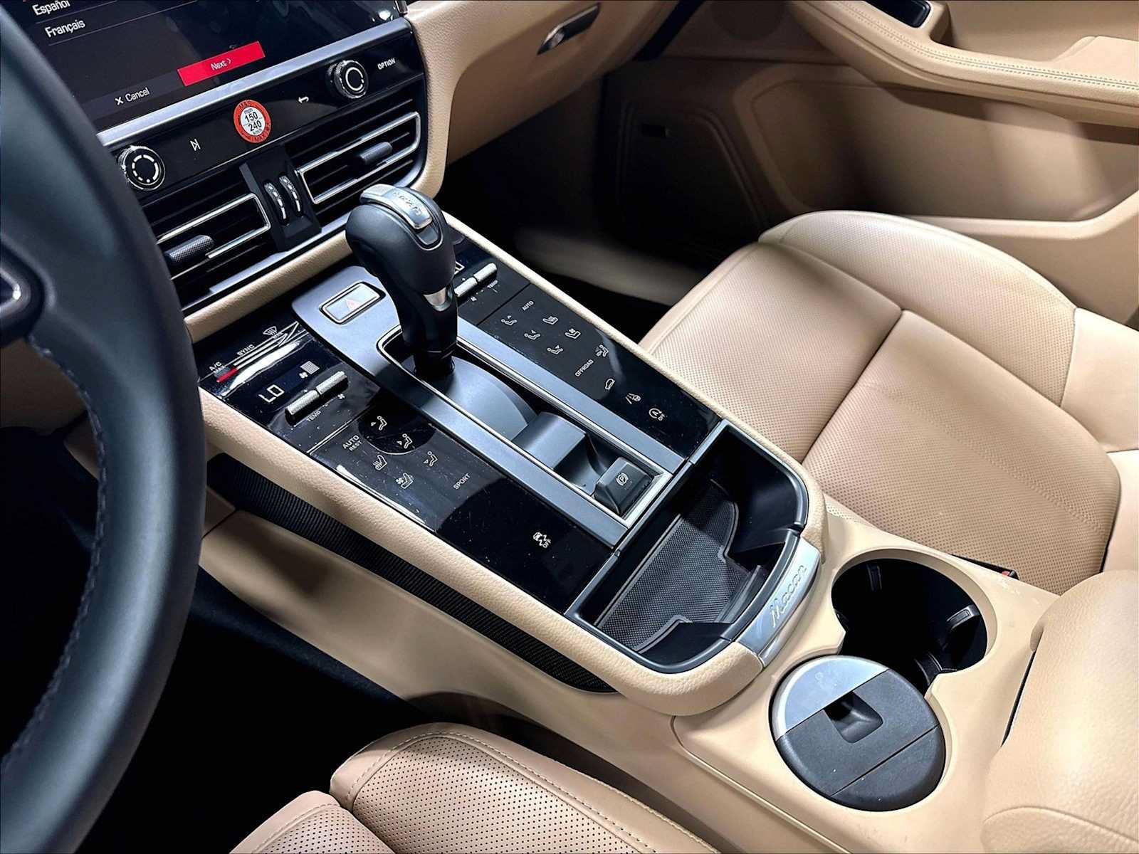 Used 2026 Porsche Macan AWD/4WD image 19