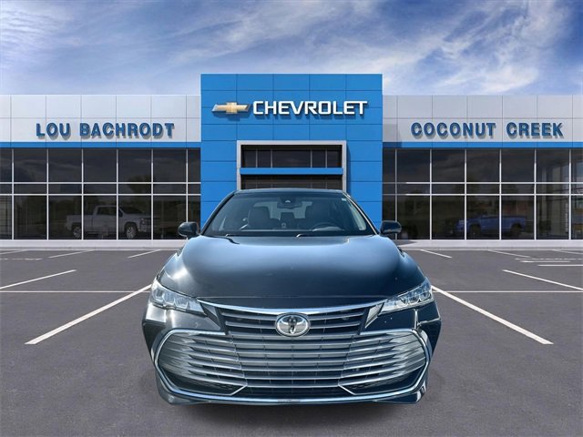 Used 2022 Toyota Avalon XLE w/ Moonroof Package image 3