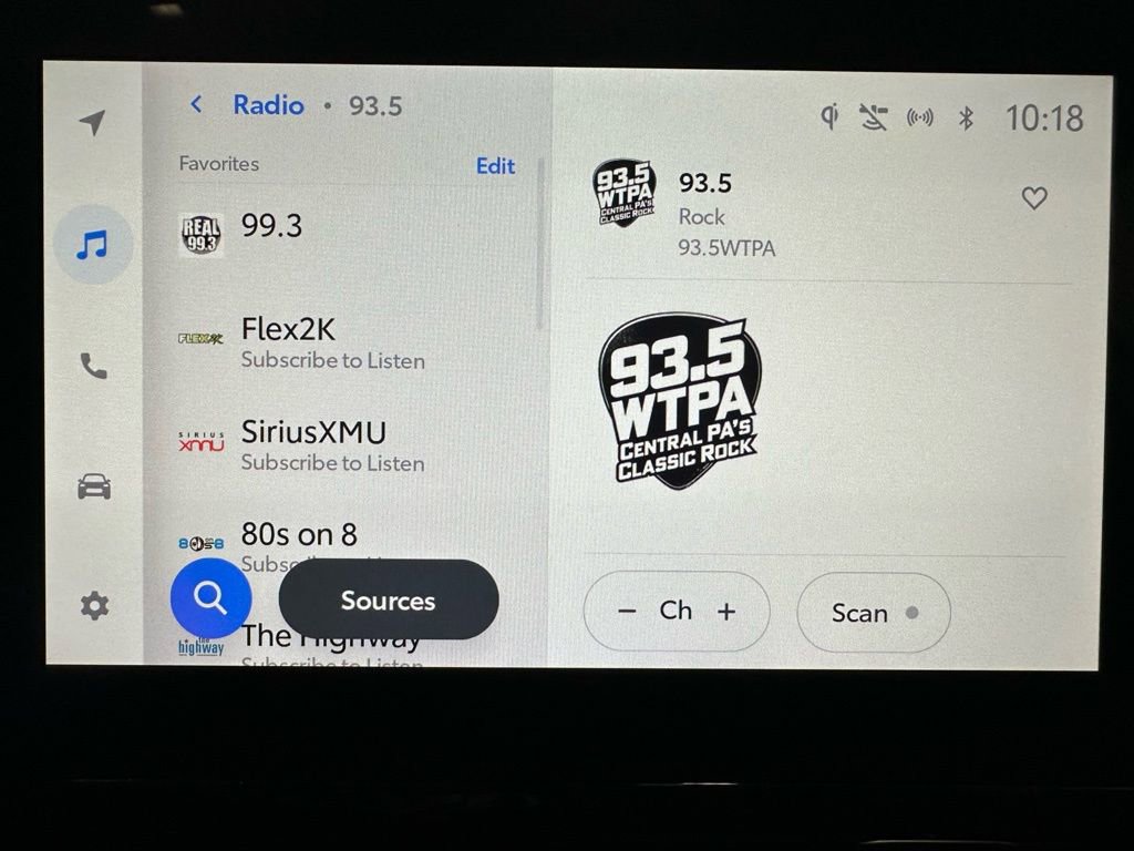 Used 2025 Toyota Corolla Cross XSE w/ Convenience Package image 27