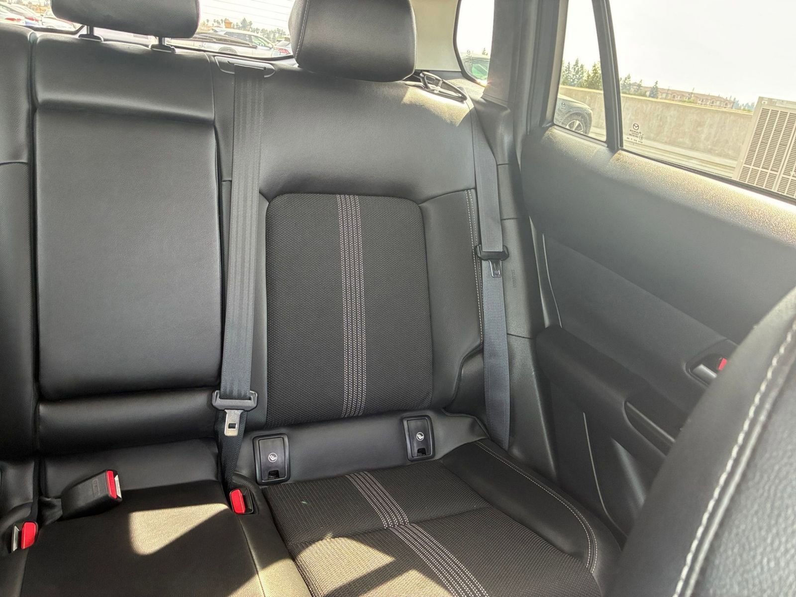 Used 2025 Nissan Versa SV image 37