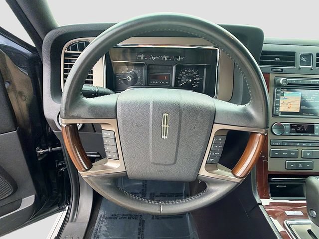 Used 2014 Lincoln Navigator 4WD image 11