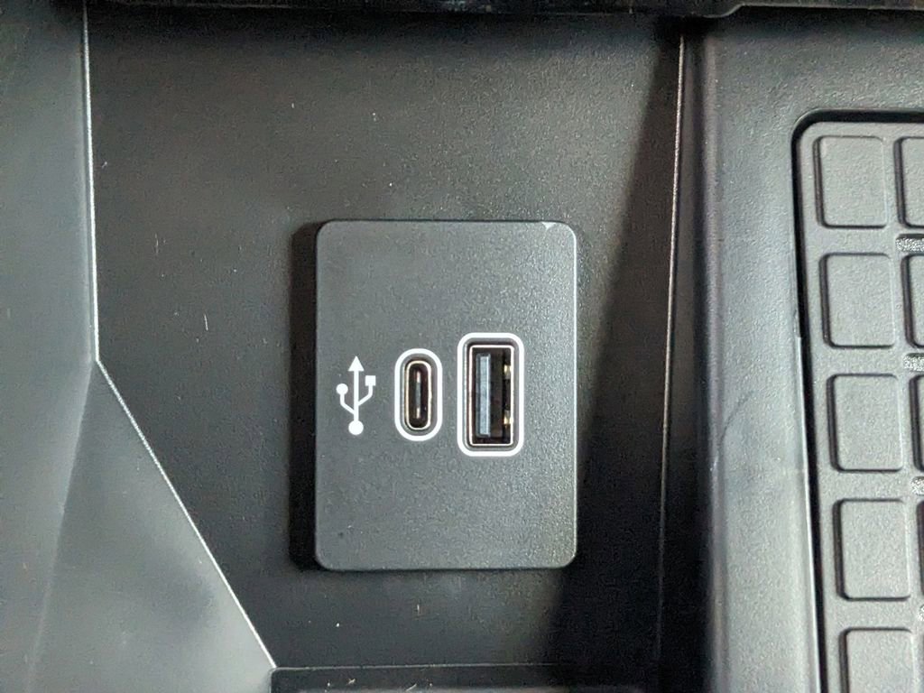 New 2025 Ford F150 Lariat w/ Equipment Group 502A High image 24