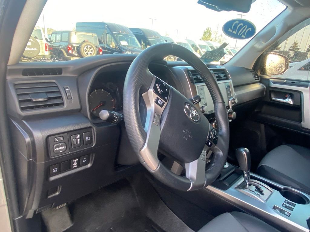Used 2022 Toyota 4Runner SR5 Premium w/ Moonroof Package AWD/4WD image 9