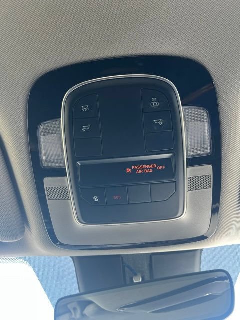 Used 2021 Hyundai Santa Fe SEL w/ Convenience Package FWD image 18