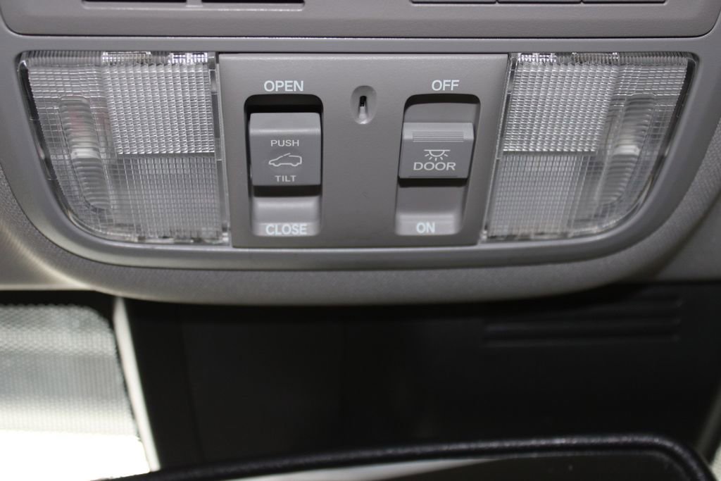 Used 2019 Honda CR-V Touring image 36