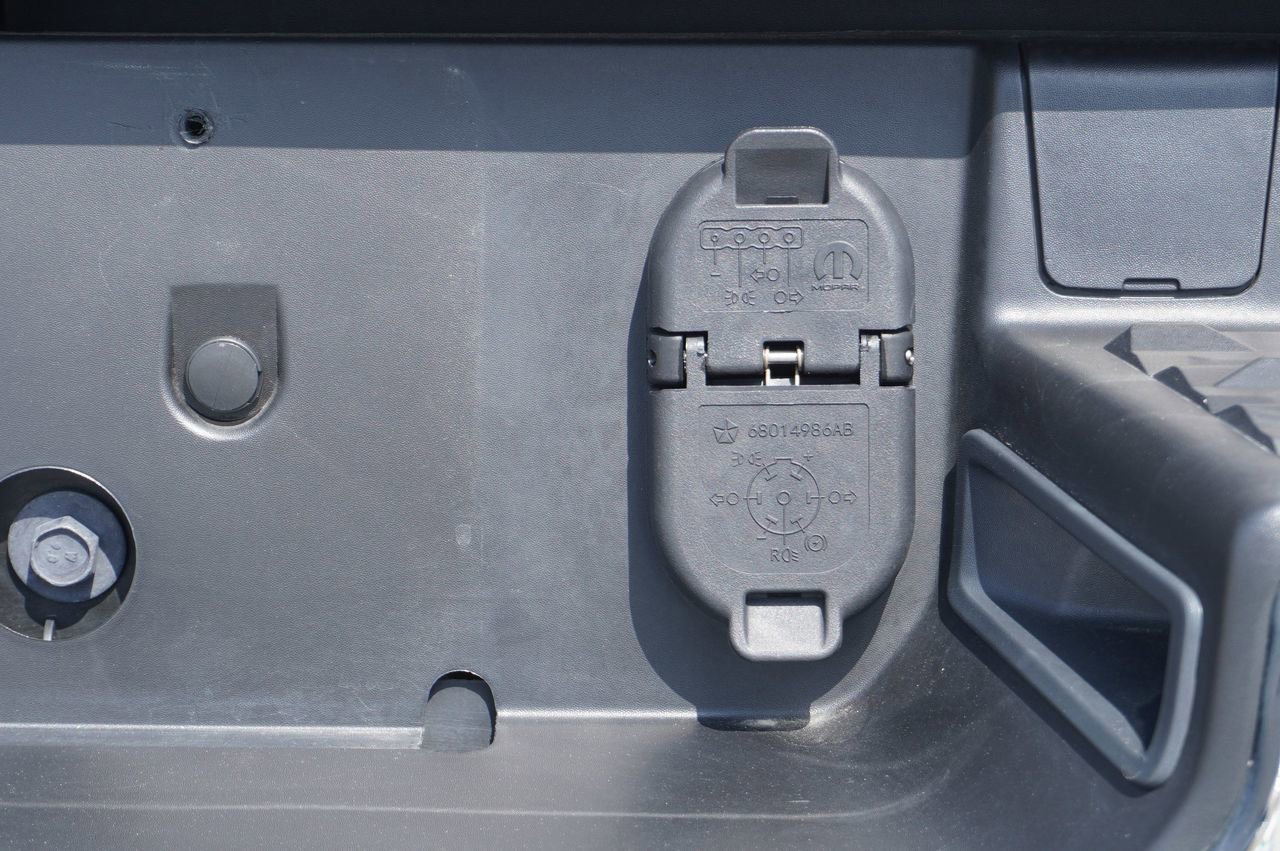 Used 2024 RAM 1500 Limited image 32