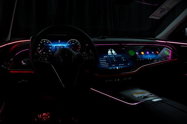 Certified 2025 Mercedes-Benz E 350 4MATIC Sedan image 21