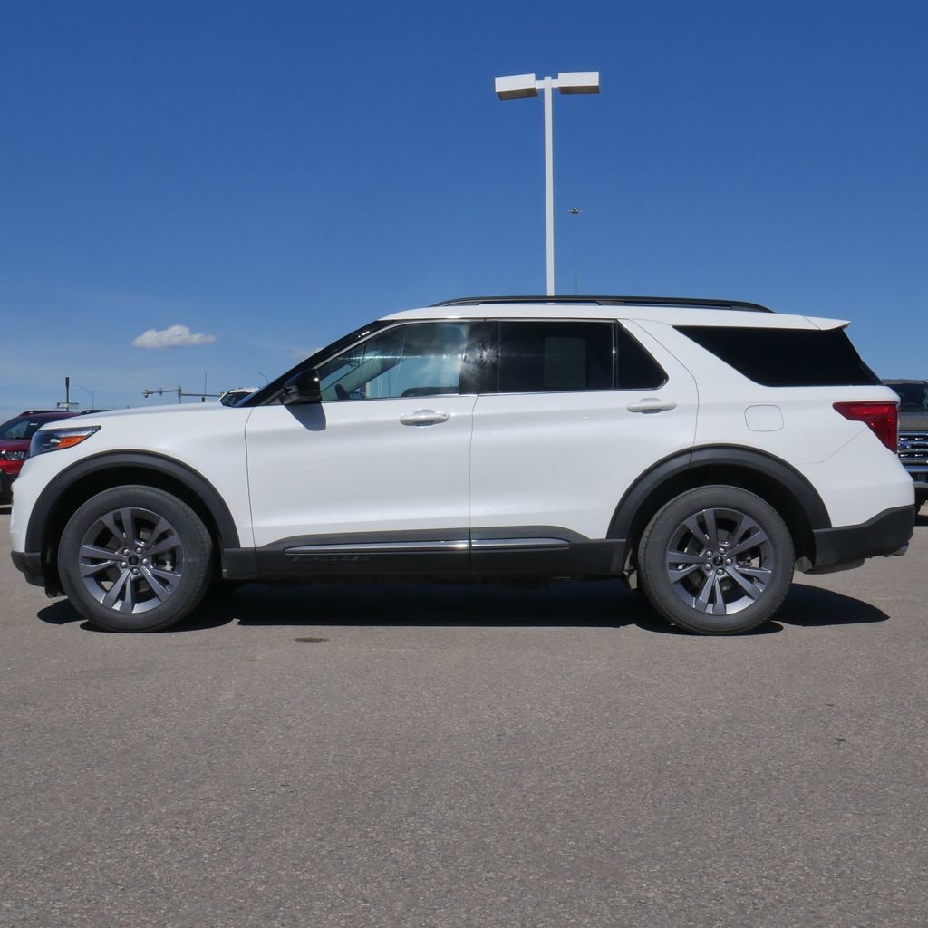 Used 2022 Ford Explorer XLT w/ Equipment Group 202A image 8