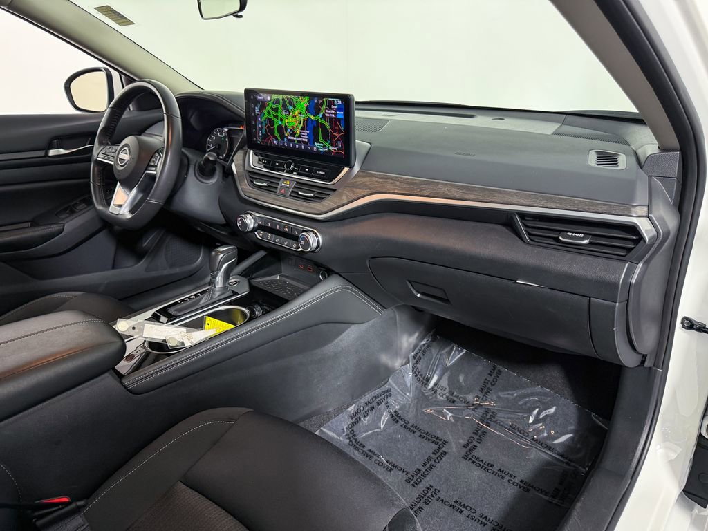 Certified 2024 Nissan Altima 2.5 SV w/ SV Premium Package image 13