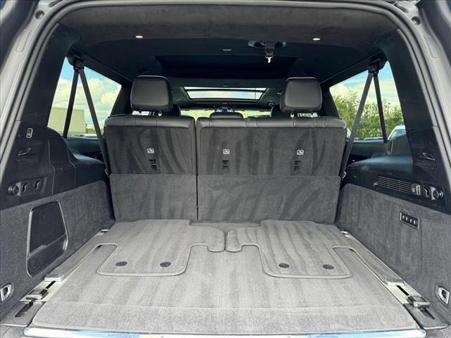 Used 2023 Jeep Grand Wagoneer L Series II AWD/4WD image 9