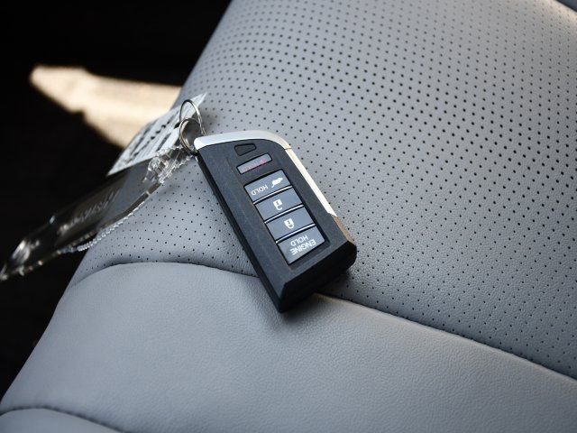 Used 2026 Acura MDX SH-AWD w/ Technology Package image 18