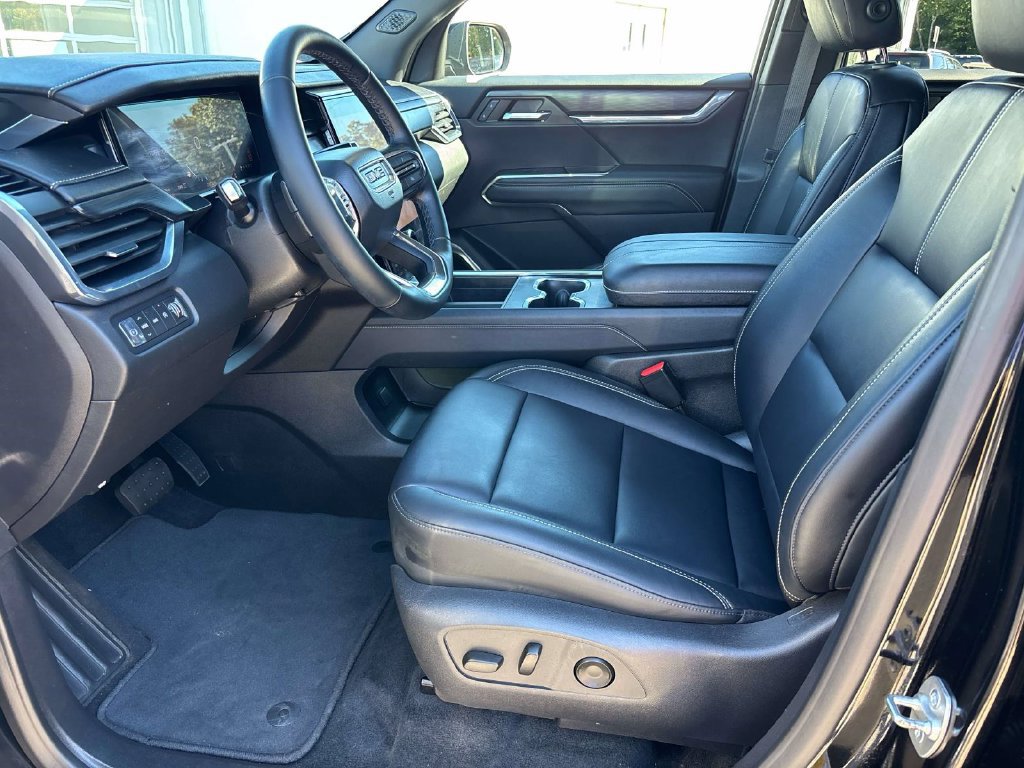 Used 2024 GMC Acadia Elevation w/ Luxury Package AWD/4WD image 13