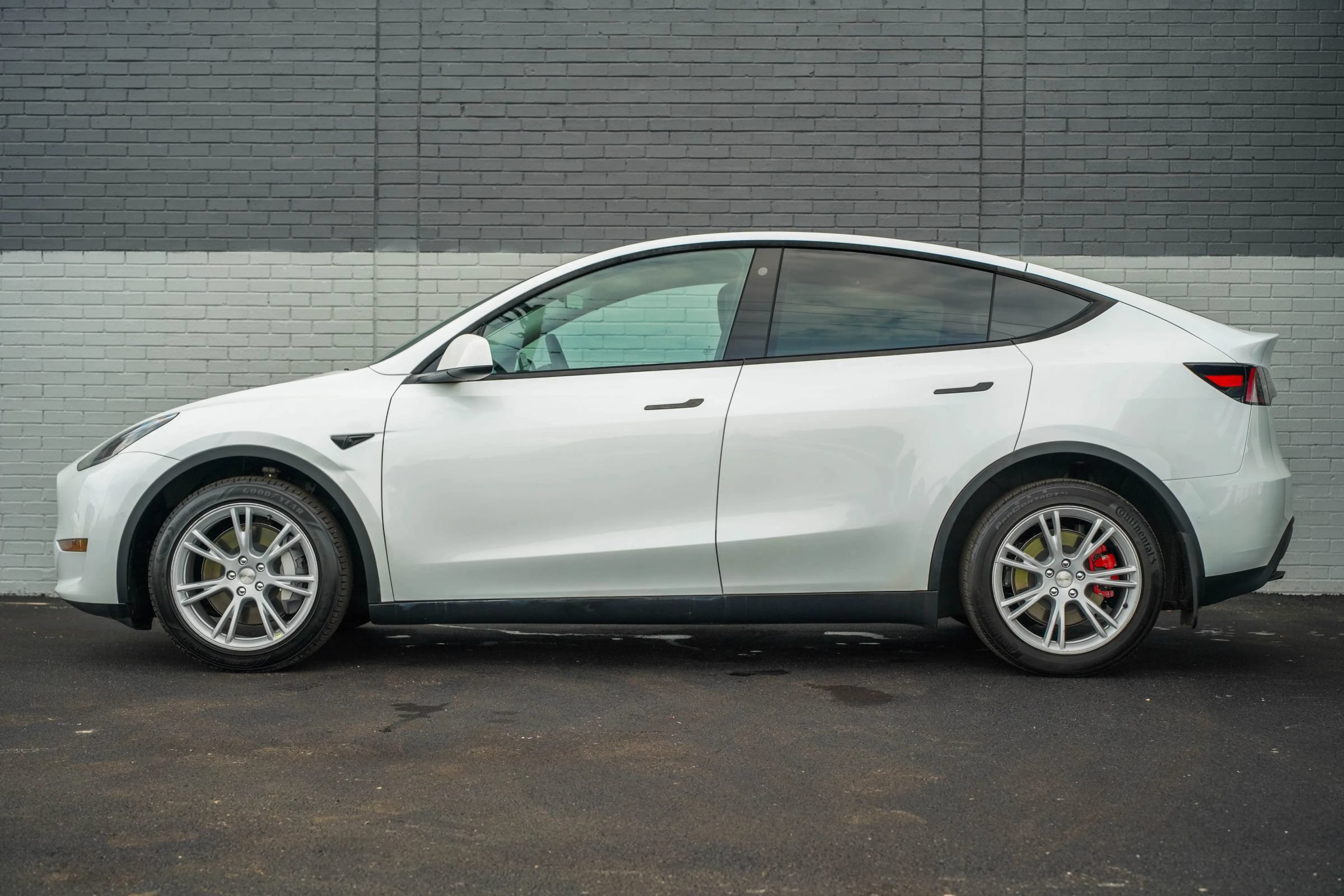 Used 2022 Tesla Model Y Long Range AWD/4WD image 8