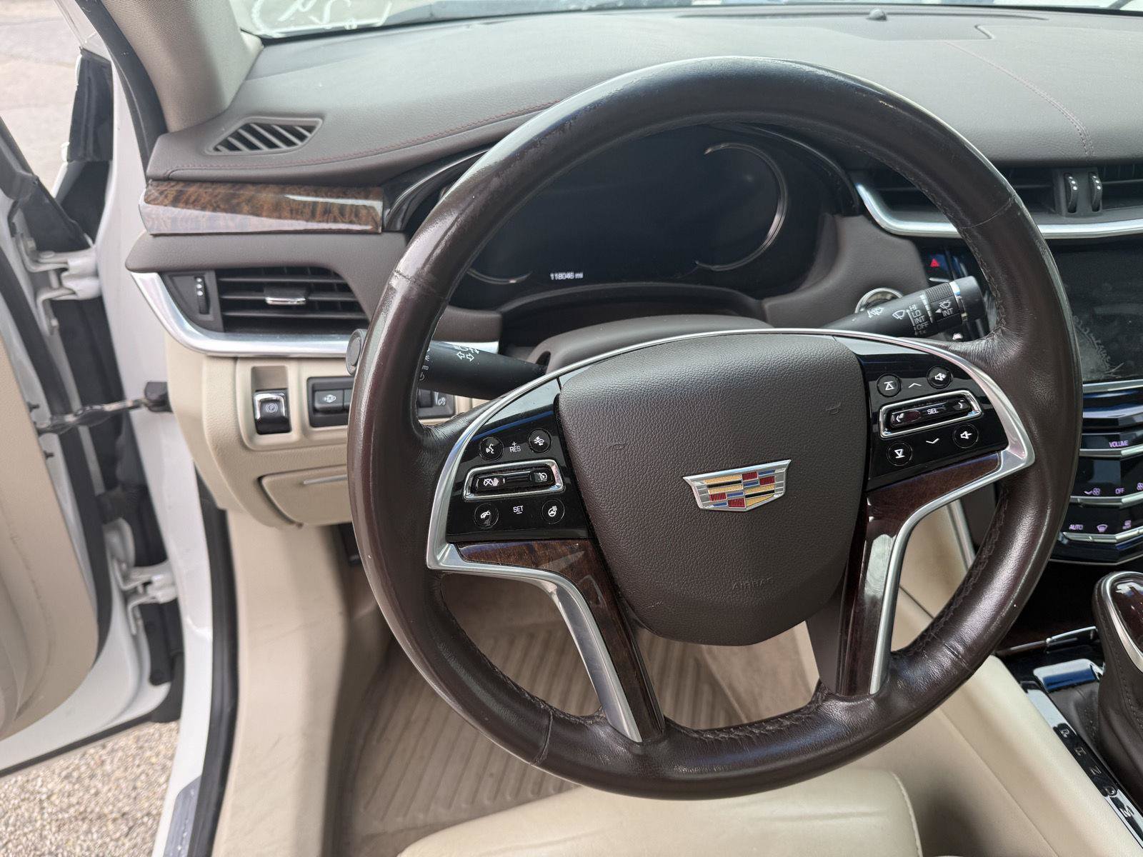 Used 2016 Cadillac XTS Premium FWD image 2