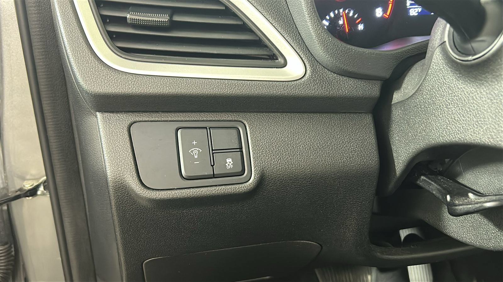 Used 2022 Hyundai Accent SE FWD image 23