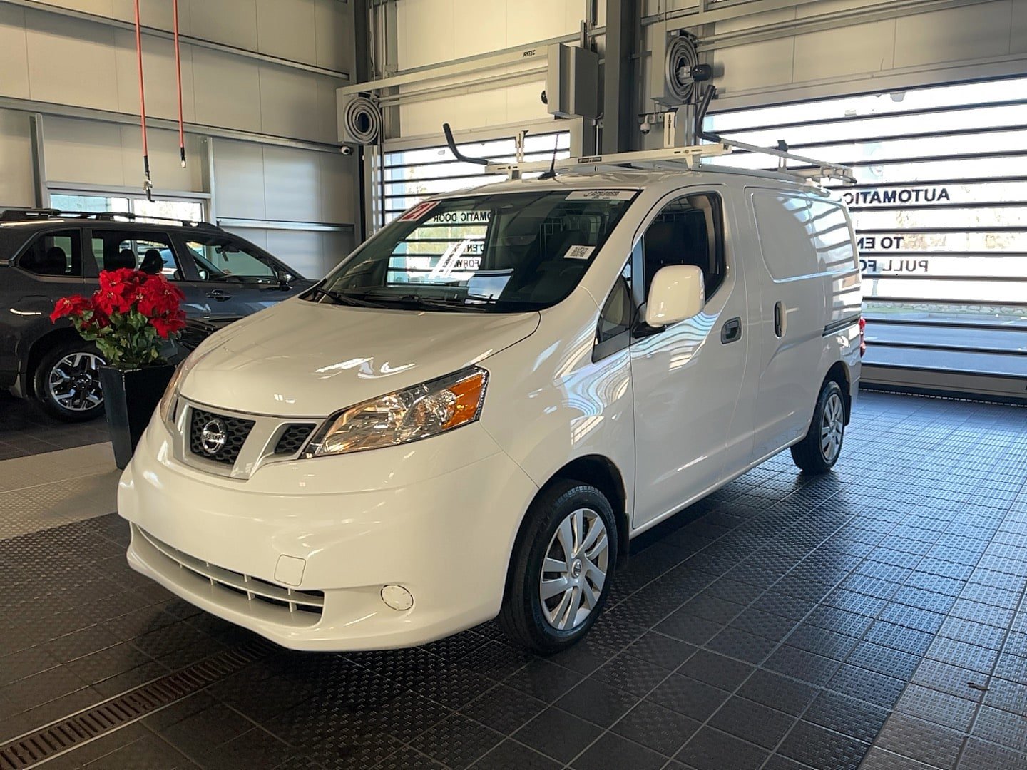 Used 2021 Nissan NV200 SV image 2