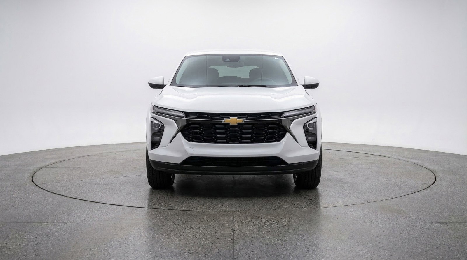 Used 2025 Chevrolet Blazer LT FWD image 2