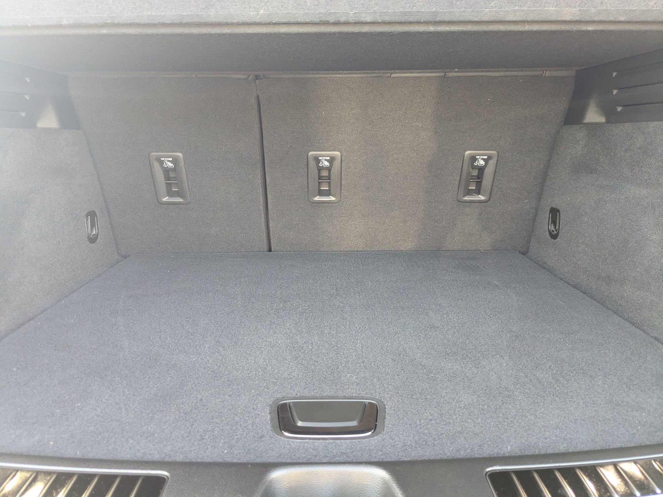 Used 2023 Cadillac XT4 Sport w/ Cold Weather Package image 25