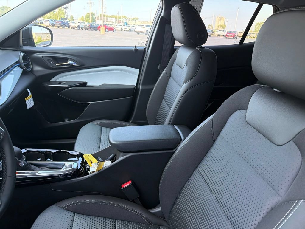 New 2026 Chevrolet Trax LT w/ Driver Confidence Package FWD image 11