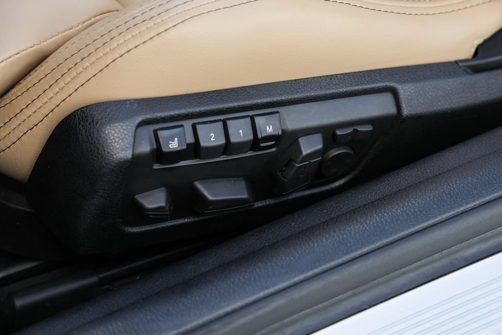 Used 2012 BMW M6 Convertible RWD image 20