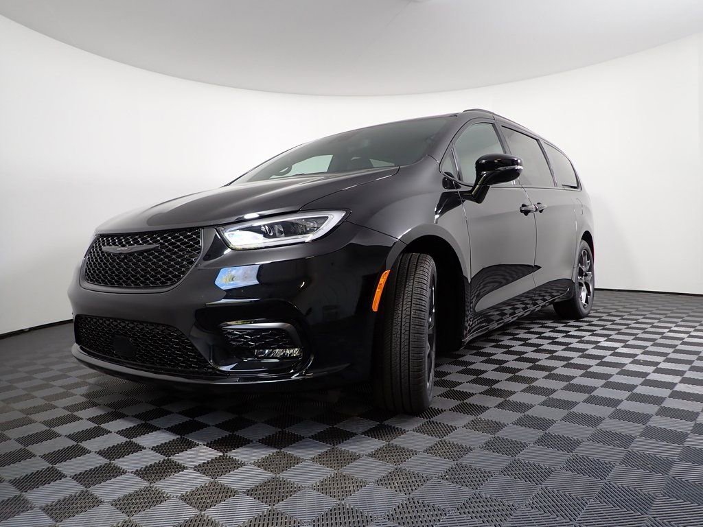 New 2026 Chrysler Pacifica Select w/ S Appearance Package image 7