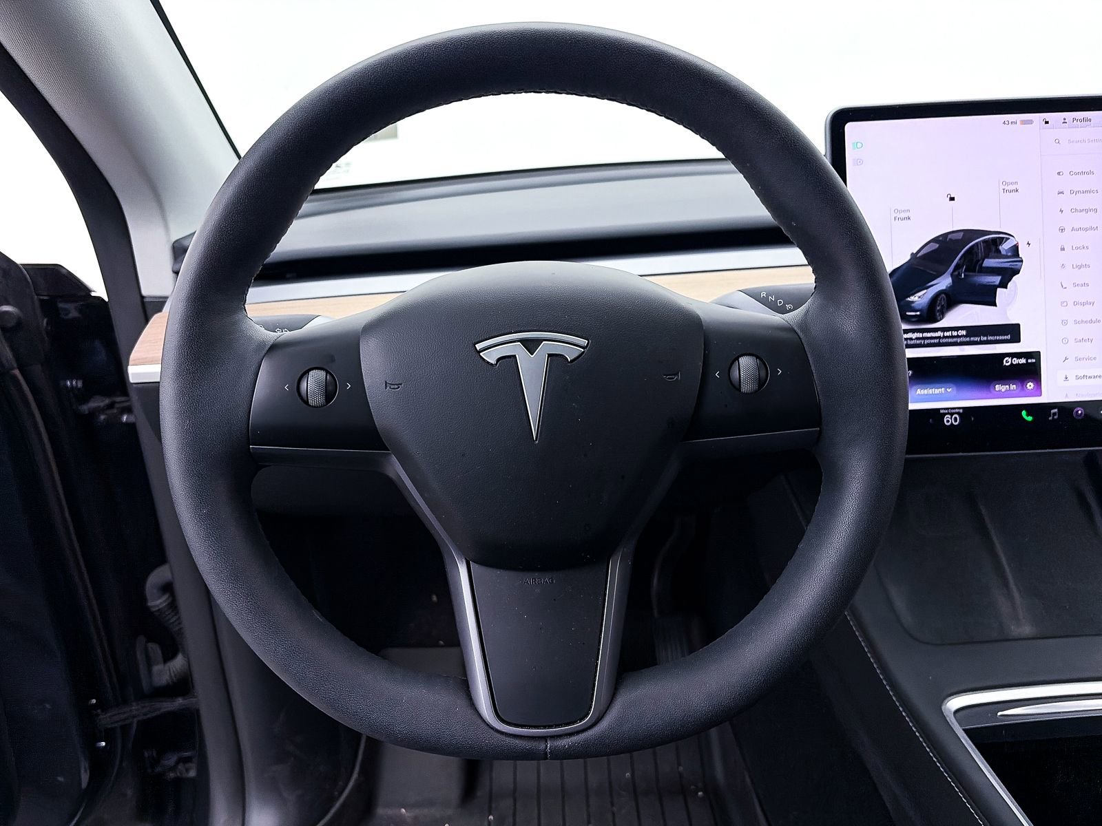 Used 2024 Tesla Model Y Long Range image 28