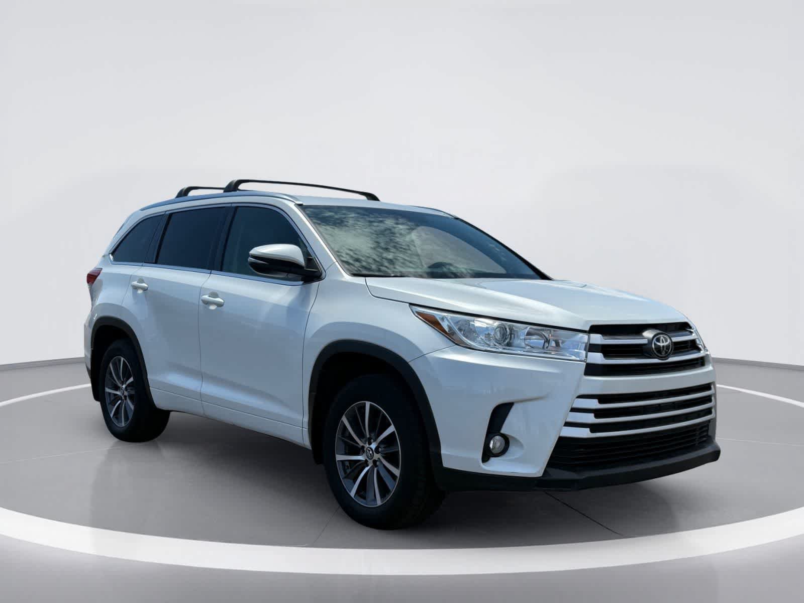 Used 2017 Toyota Highlander XLE AWD/4WD image 6