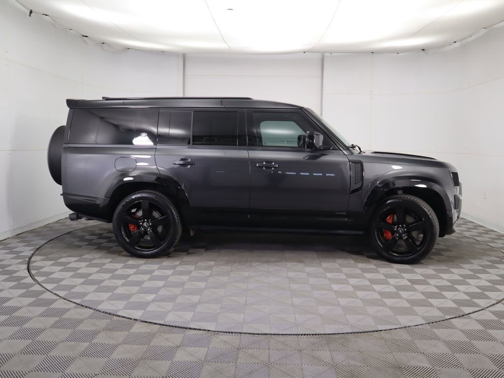 Used 2024 Land Rover Defender 130 X image 4