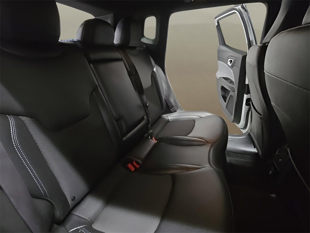 Used 2024 Jeep Compass Latitude image 18