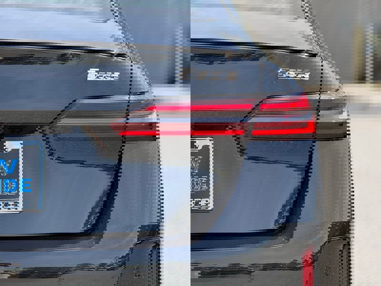 New 2026 BMW 550e xDrive w/ M Sport Professional Package AWD/4WD image 14