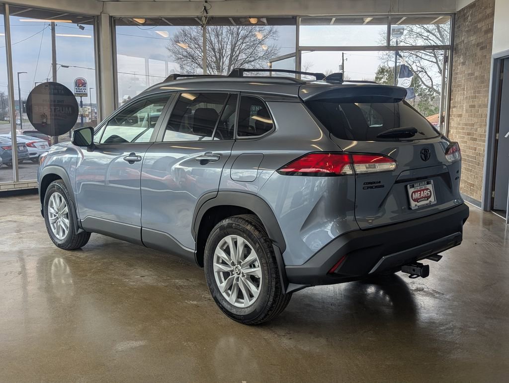 Used 2025 Toyota Corolla Cross LE w/ Black Badges Package (TMS) image 7