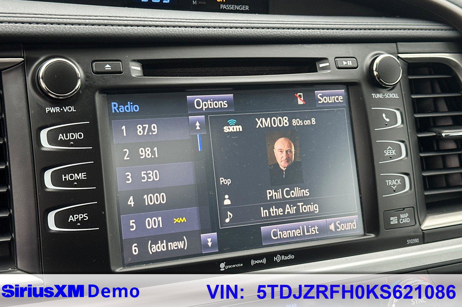 Used 2019 Toyota Highlander SE image 29