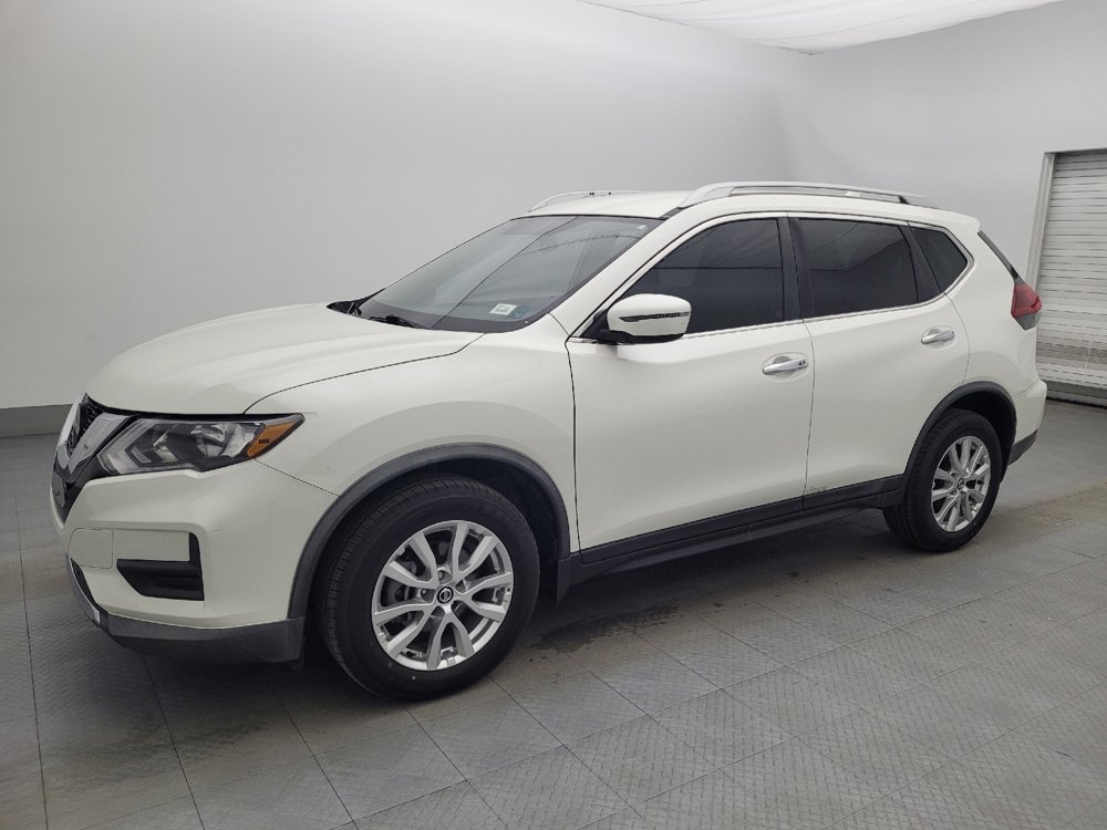 Used 2018 Nissan Rogue SV image 2
