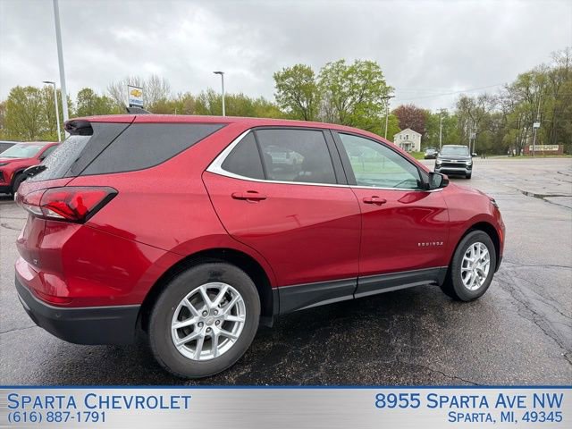 Used 2024 Chevrolet Equinox LT w/ LPO, Floor Liner Package FWD image 3