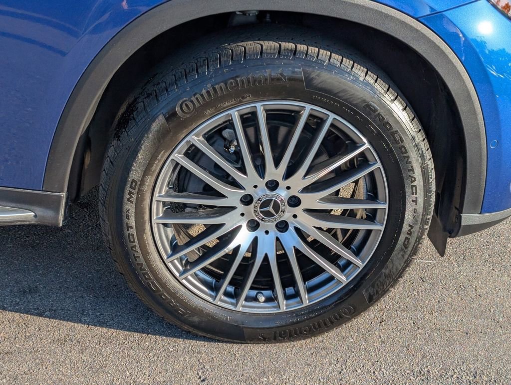 Used 2025 Mercedes-Benz GLC 300 image 9