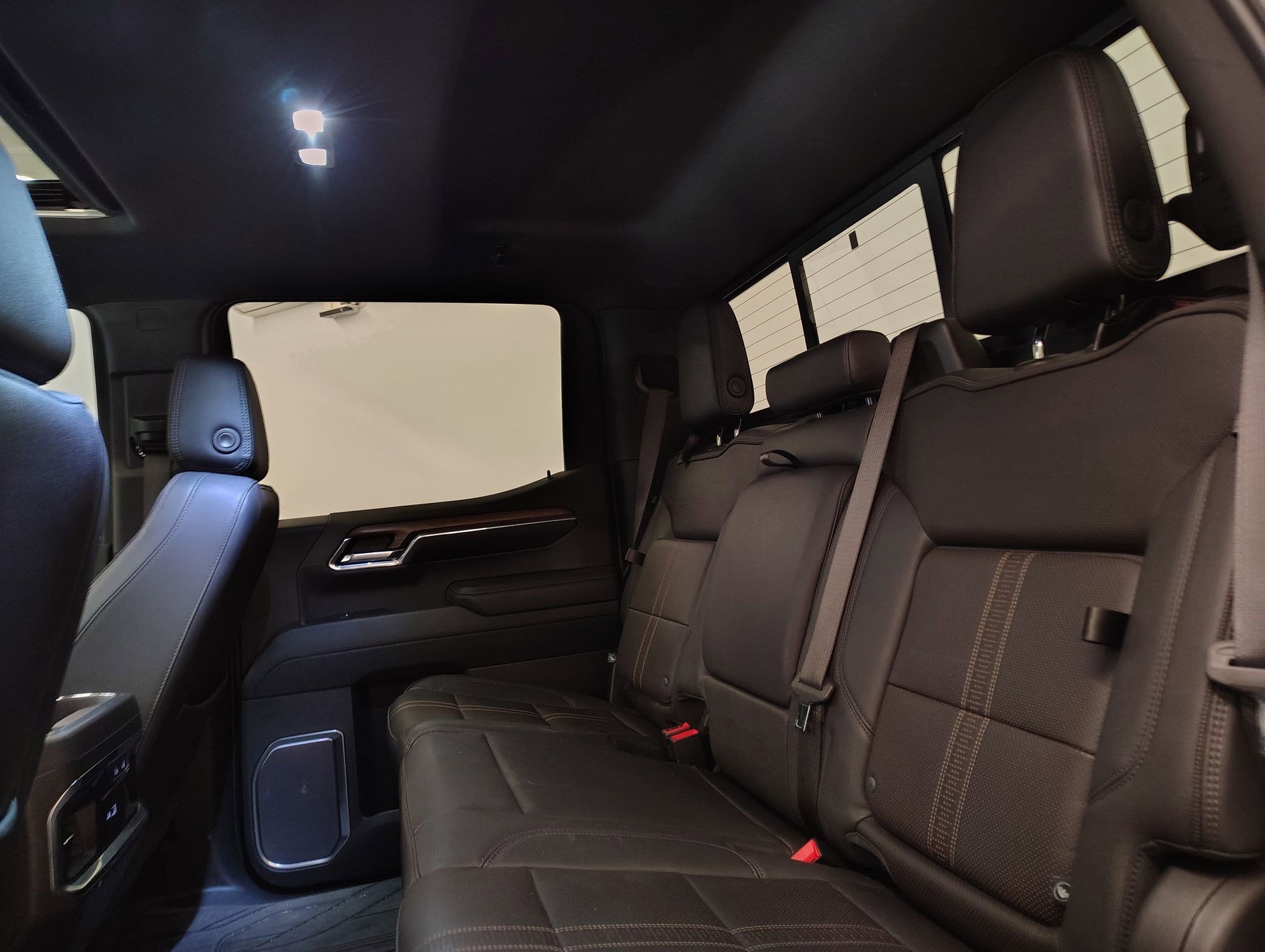 Used 2023 Chevrolet Silverado 1500 High Country w/ High Country Premium Package image 26