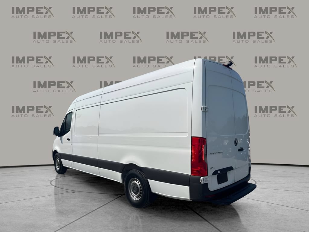 Used 2023 Mercedes-Benz Sprinter 2500 image 2